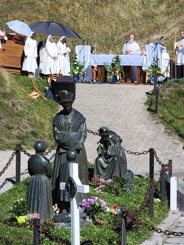Photo vierge et messe nd la salette